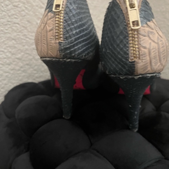 Betsey Johnson Pumps closed toe - Picture 5 of 7